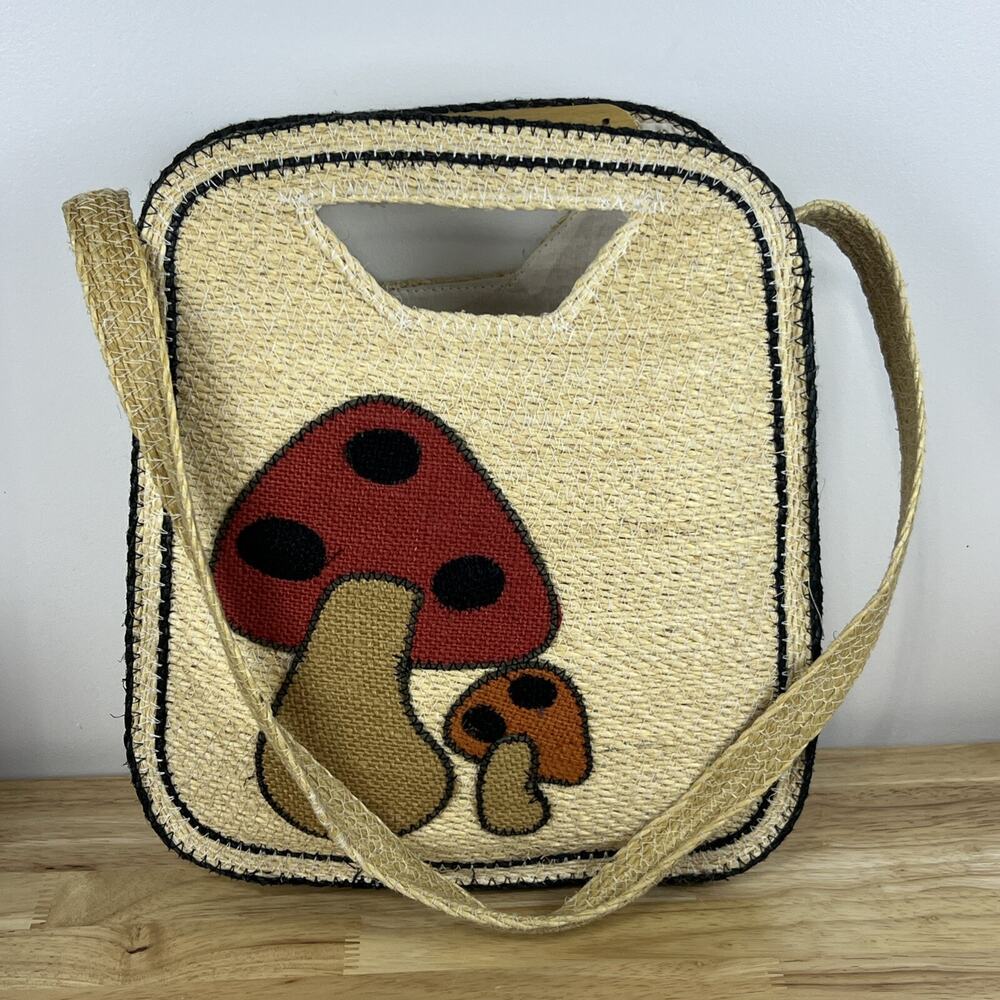 Vintage Handmade Straw Cord Wooden Handle Mushroom Tote Bag Purse Taiwan Boho